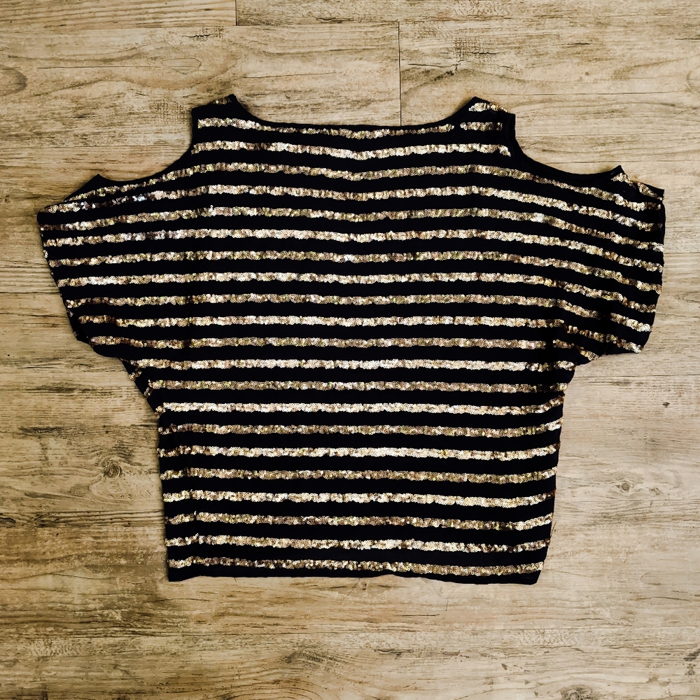 BEBE Royal Blue/Navy Blue & Gold Sequin Open Shoulder Super CUTE Top! - Picture 4 of 5